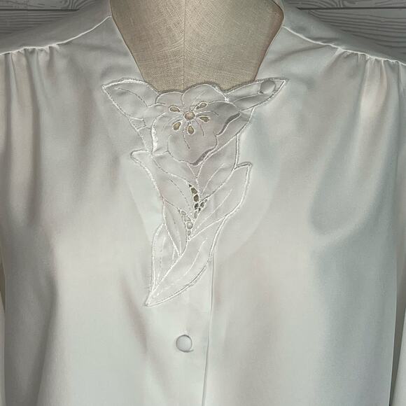 Vintage Angela Pellino white blouse with lace eyelet yoke size Medium - Picture 4 of 5